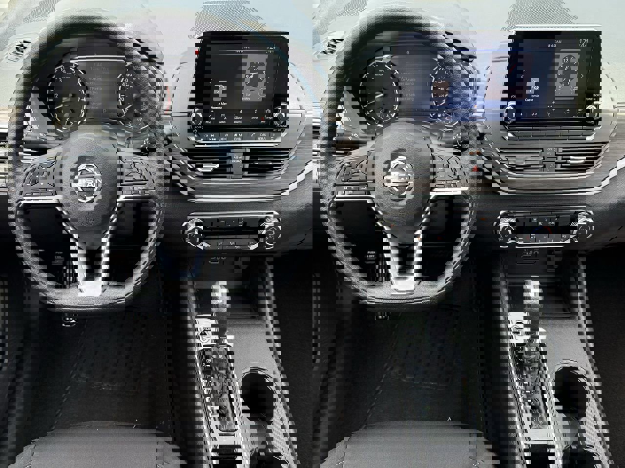 Used 2025 Nissan Altima 2.5 SV image 11