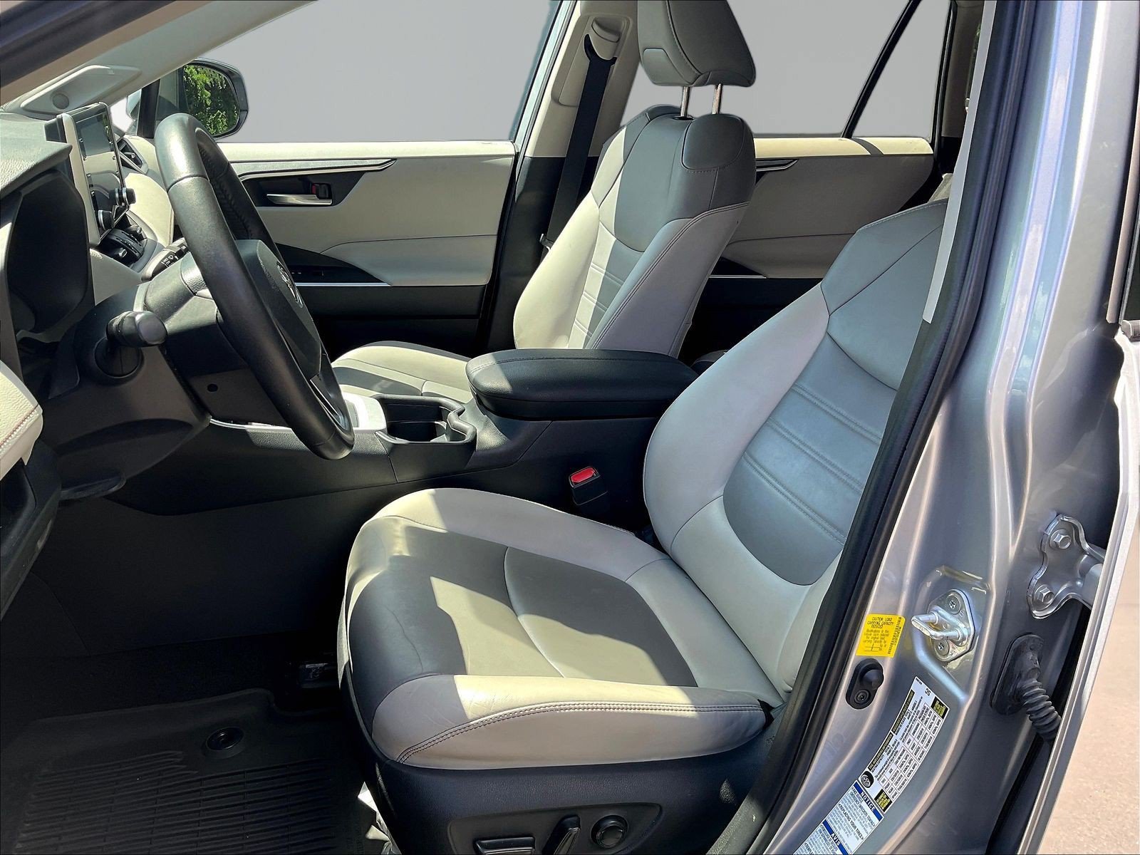 Used 2019 Toyota RAV4 XLE Premium w/ Cold Weather Package AWD/4WD image 22