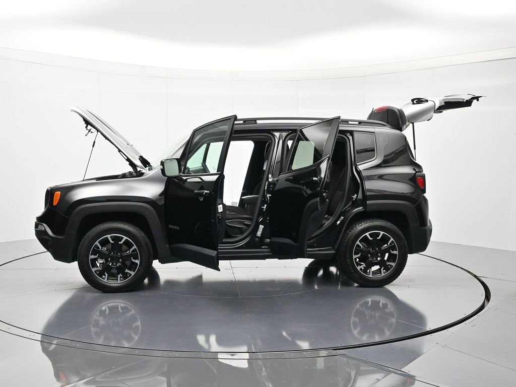 Used 2023 Jeep Renegade Latitude AWD/4WD image 46