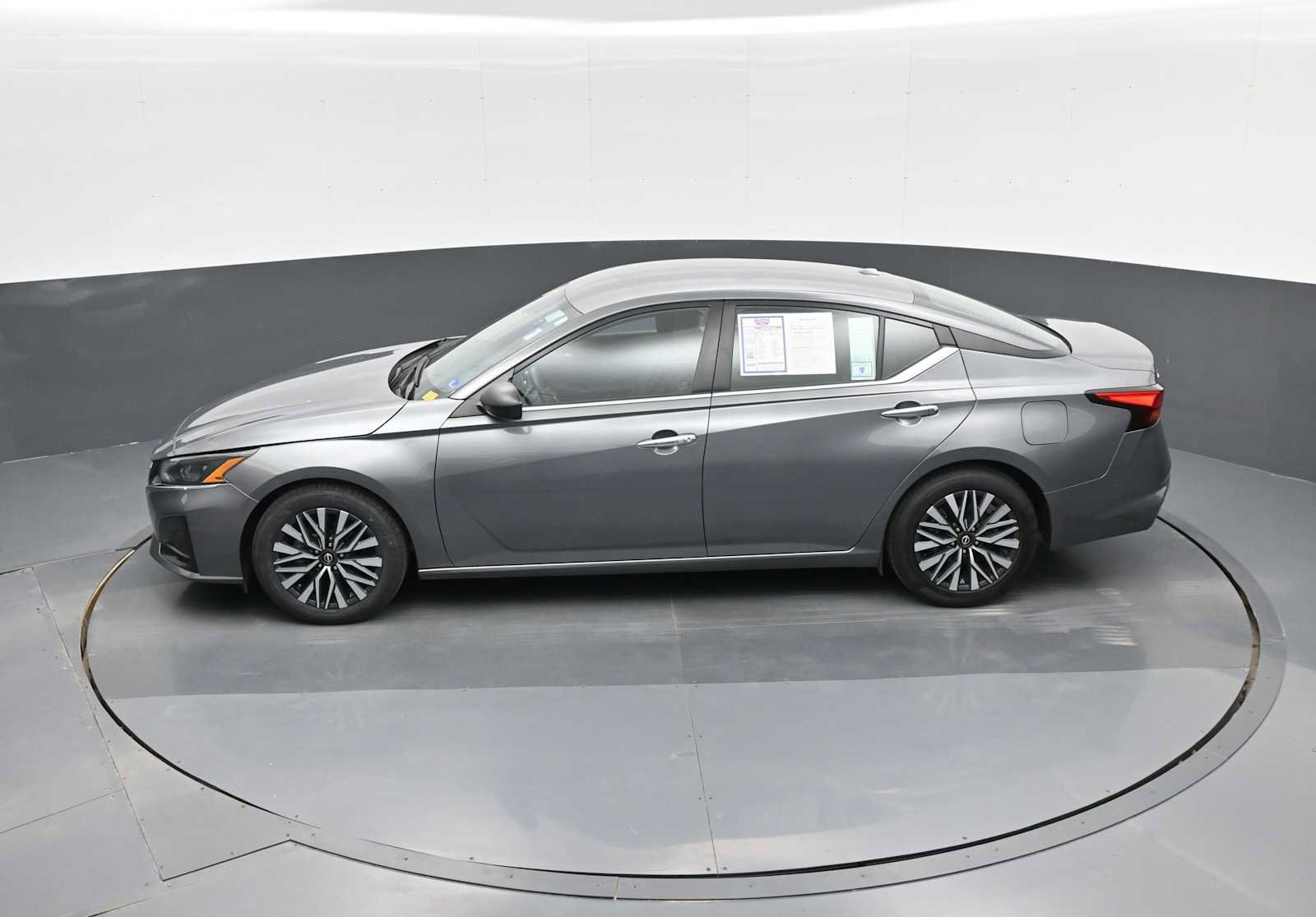 Used 2024 Nissan Altima 2.5 SV image 23