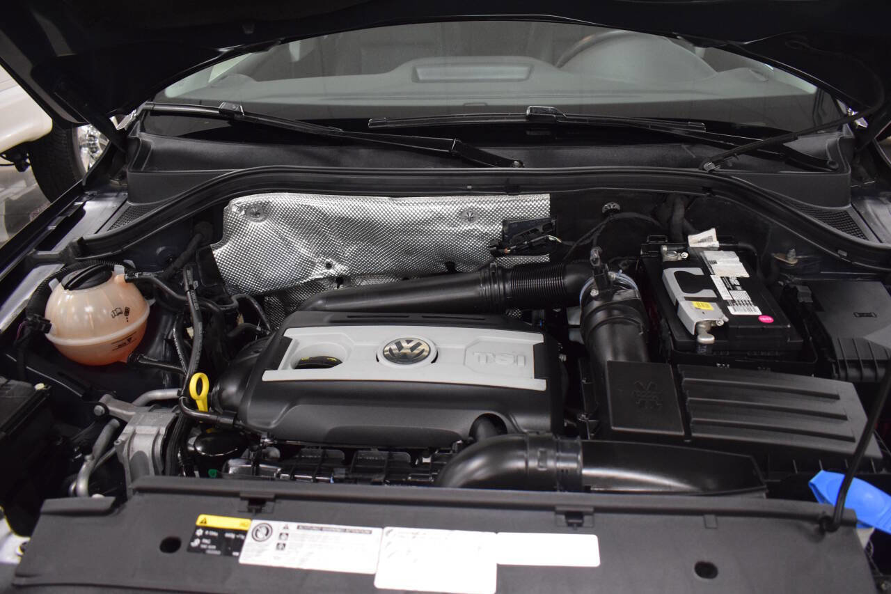 Used 2016 Volkswagen Tiguan SE image 35