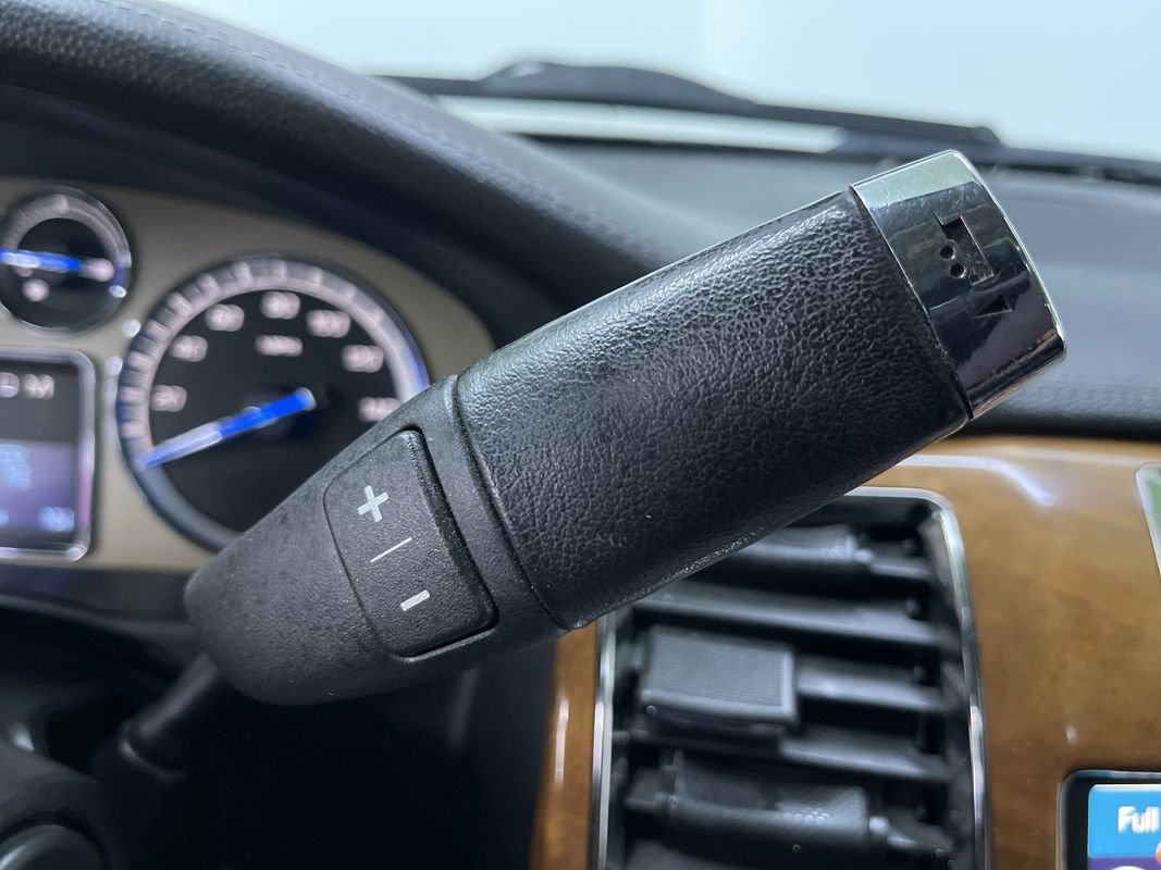 Used 2013 Cadillac Escalade Platinum image 25