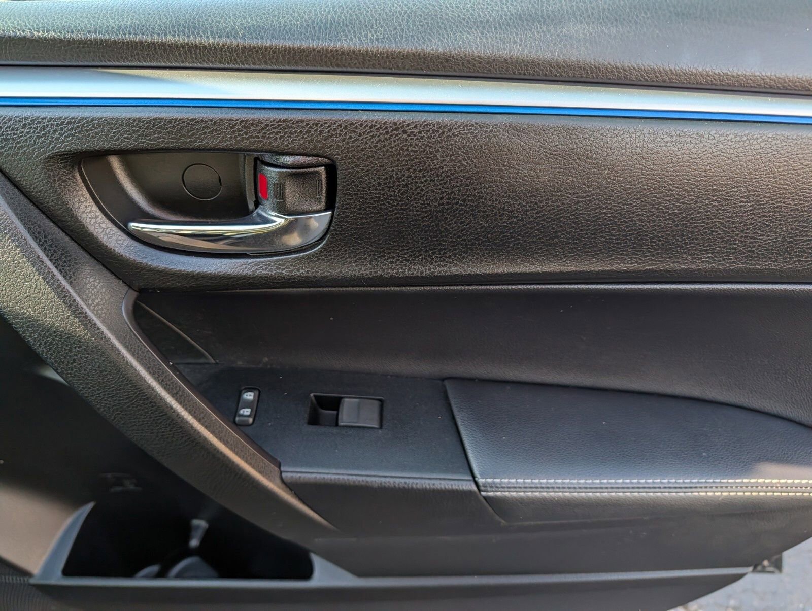 Used 2016 Toyota Corolla S image 23