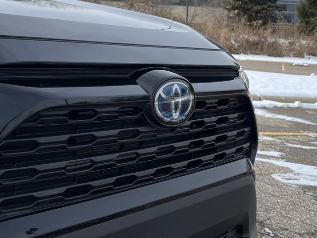 Used 2020 Toyota RAV4 XLE image 10