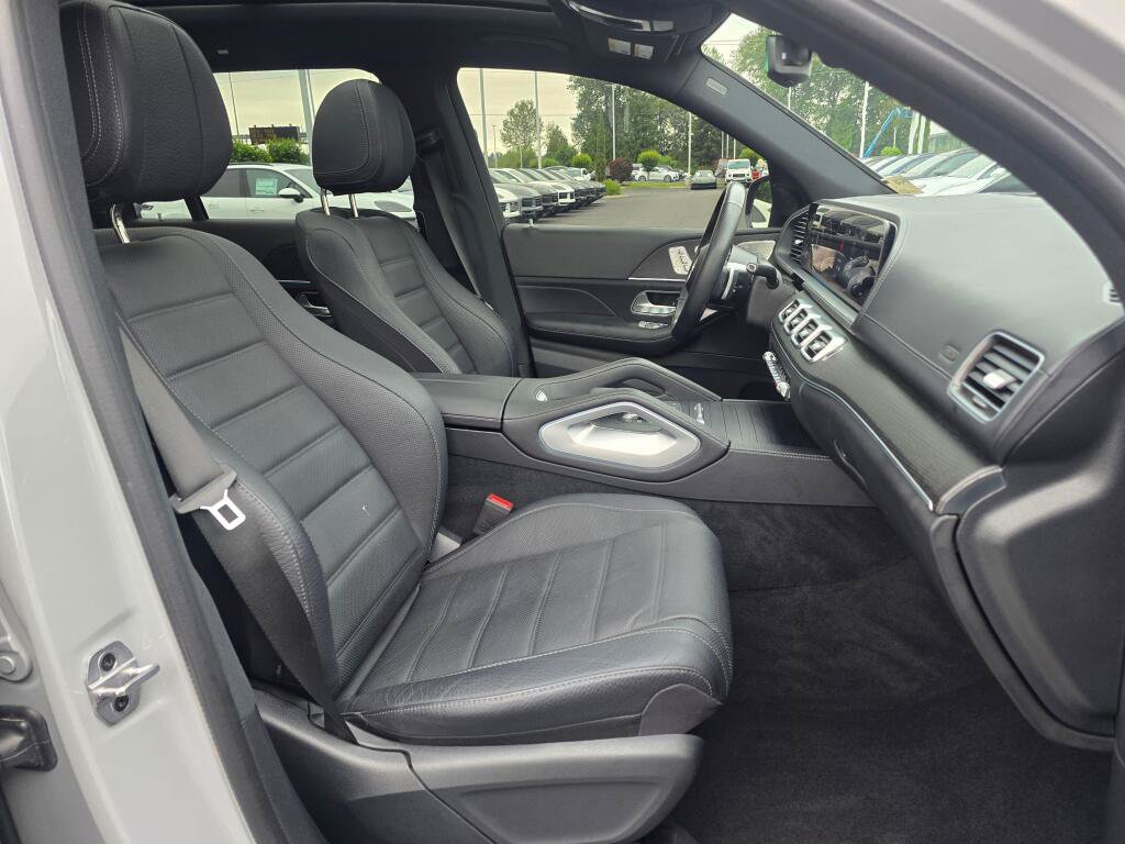 Used 2024 Mercedes-Benz GLS 450 4MATIC image 29