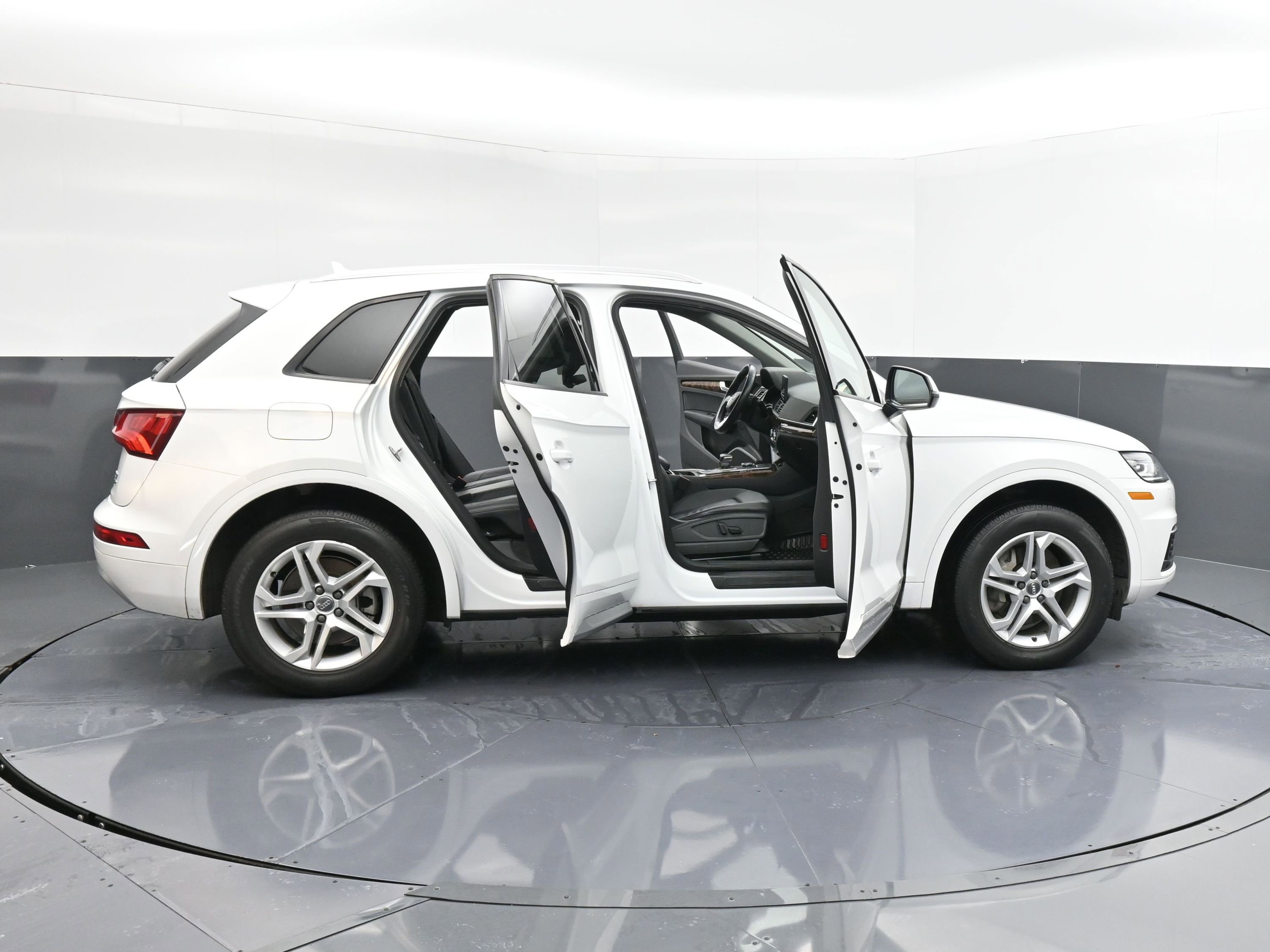 Used 2018 Audi Q5 2.0T Premium image 35