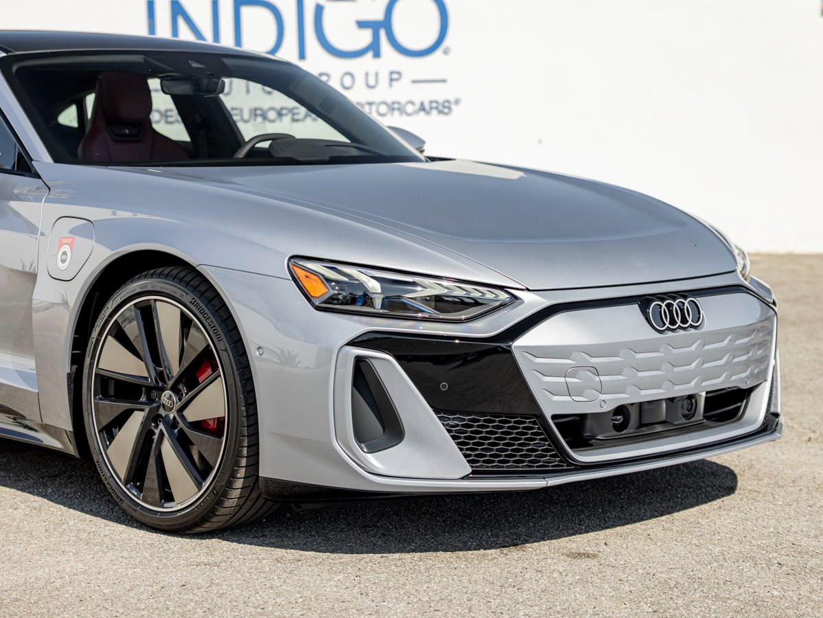 New 2025 Audi S e-tron GT Prestige image 5