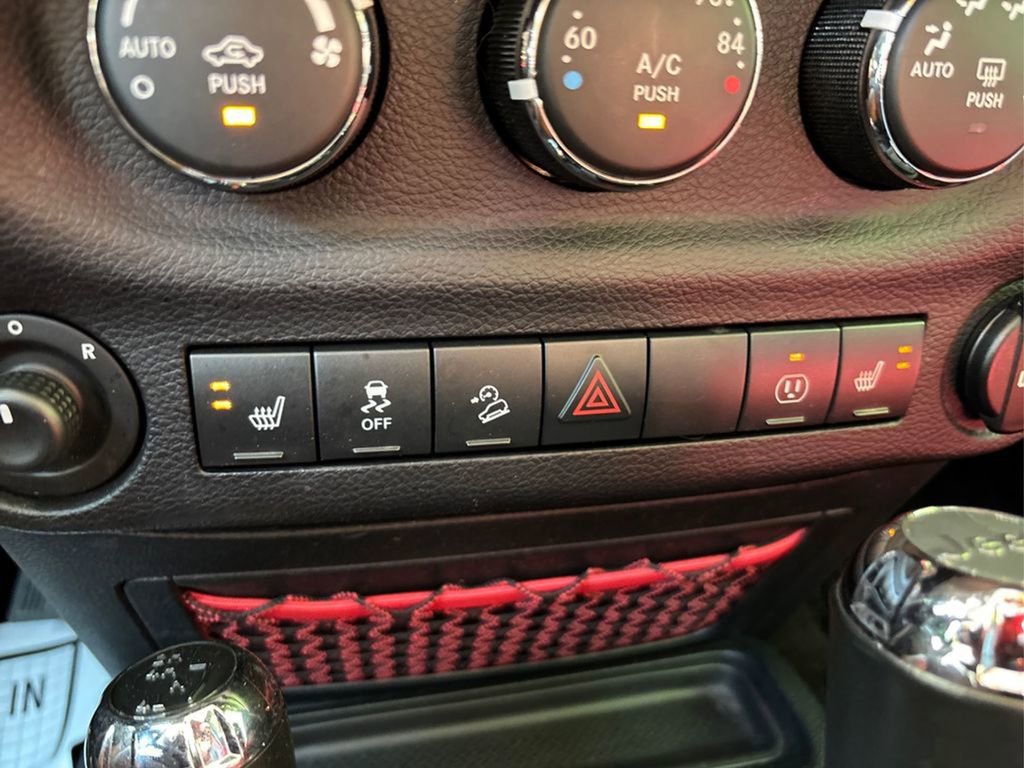 Used 2018 Jeep Wrangler Unlimited Rubicon image 27