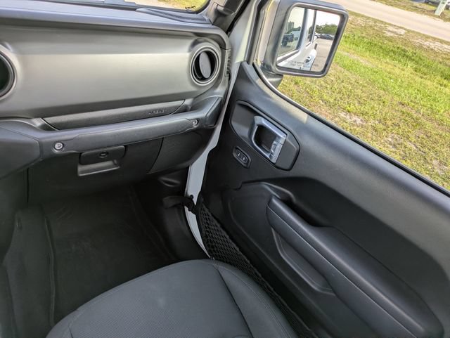 Certified 2023 Jeep Gladiator Sport AWD/4WD image 11