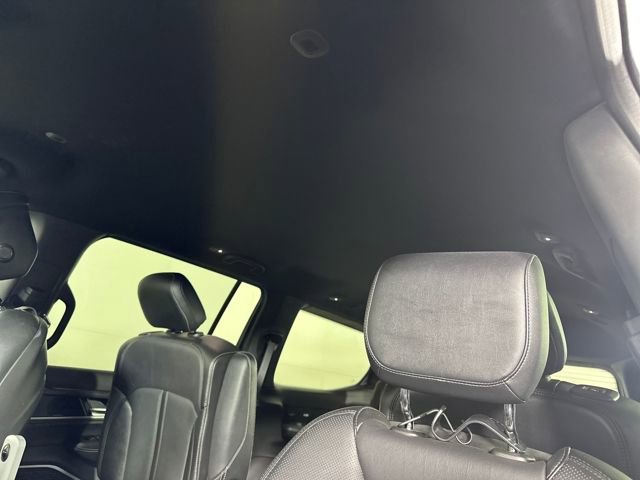 Used 2022 Jeep Wagoneer Series III w/ Flexible Seating Group image 32