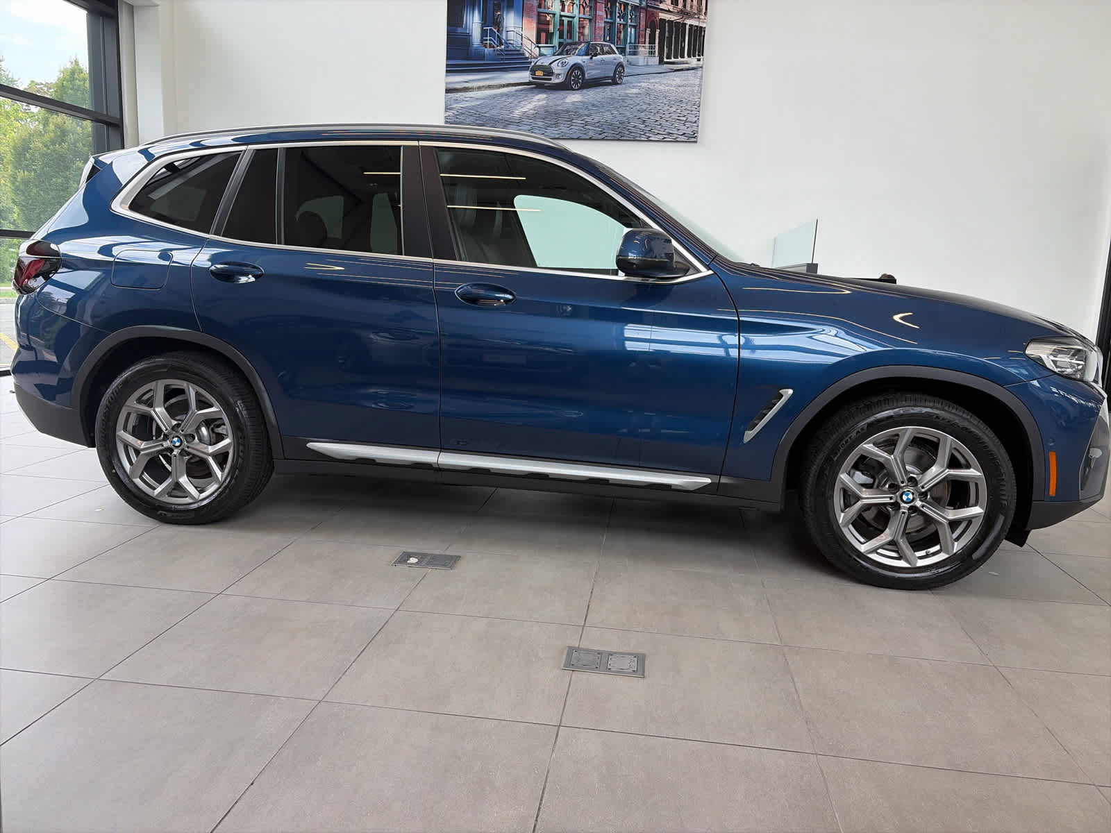 Used 2023 BMW X3 xDrive30i w/ Premium Package w/ZPA AWD/4WD image 4