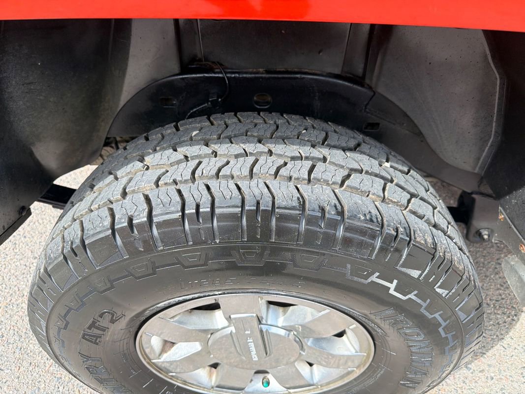 Used 2009 HUMMER H3T Luxury image 18