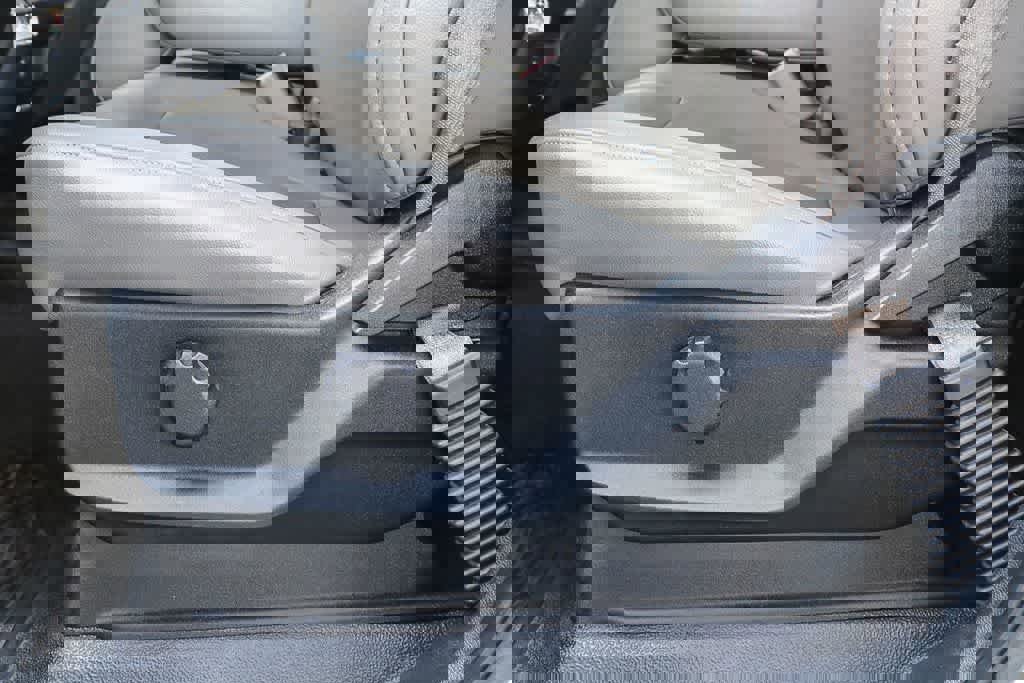 Used 2017 Ford F550 2WD Crew Cab Super Duty image 21