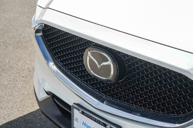 Used 2020 MAZDA CX-5 Touring FWD image 11