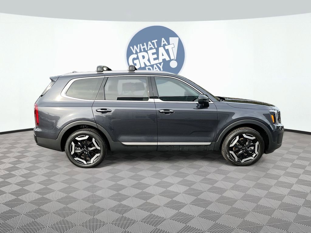 Used 2025 Kia Telluride S AWD/4WD image 4