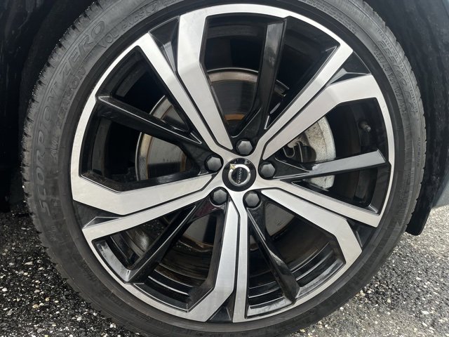 Certified 2022 Volvo XC60 B6 R-Design w/ Advanced Package image 15