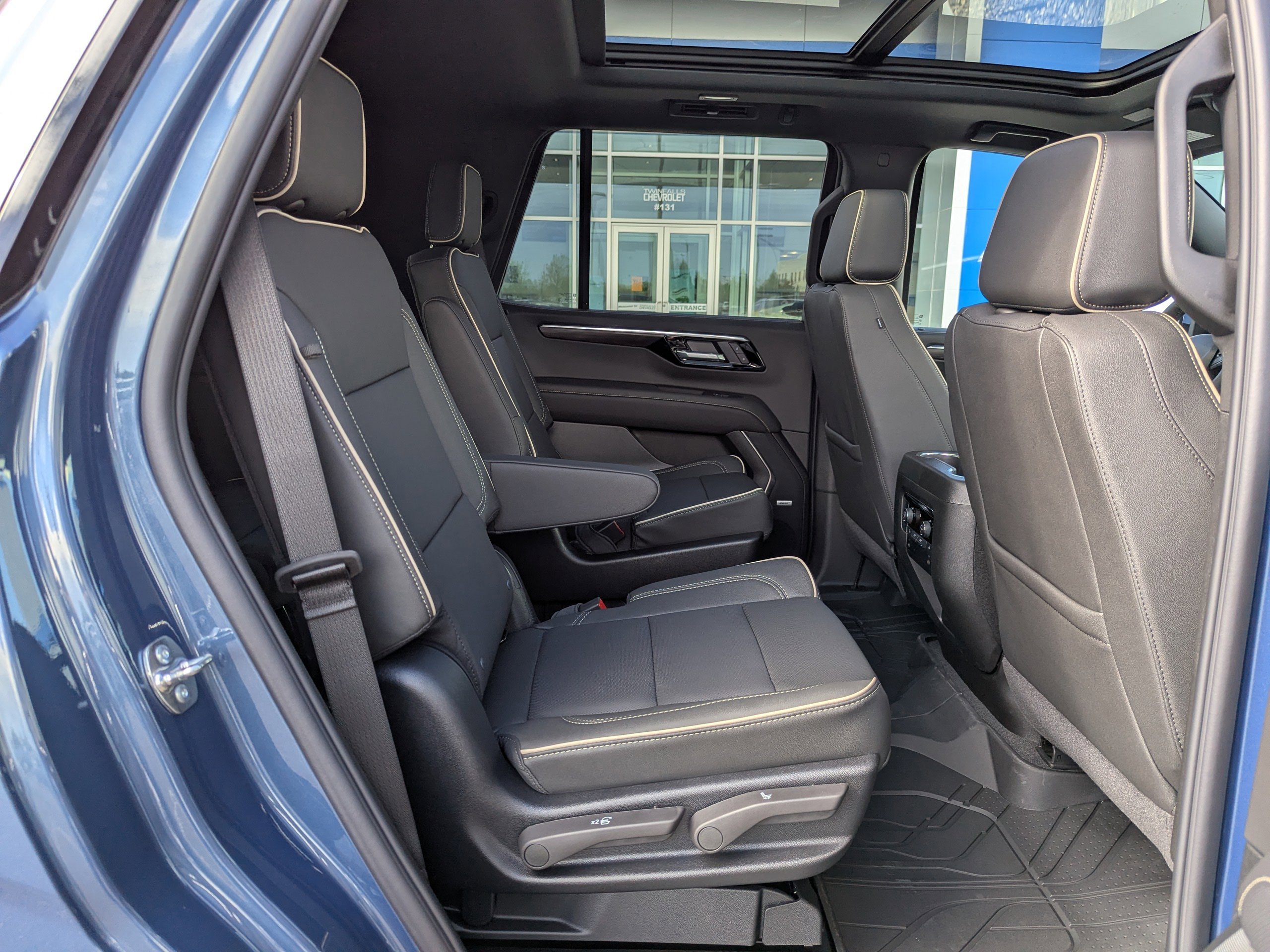 New 2026 Chevrolet Tahoe Premier w/ Sun And Tow Package AWD/4WD image 43