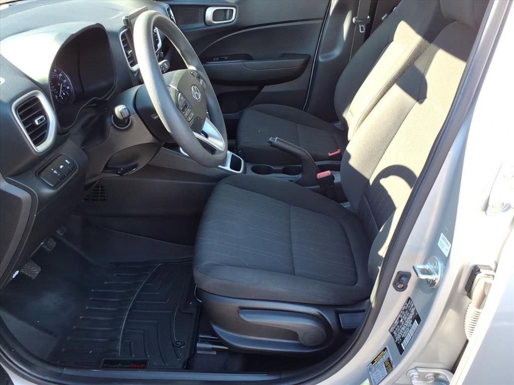 Used 2020 Hyundai Venue SE image 12
