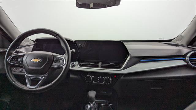 Used 2025 Chevrolet Trax LT w/ LT Convenience Package FWD image 24