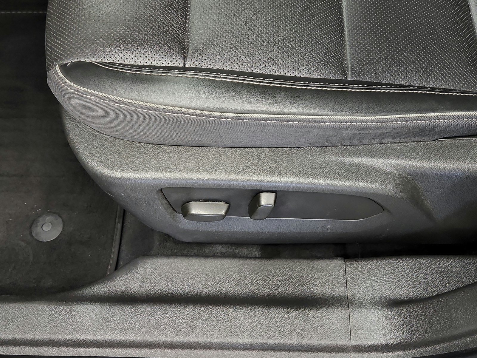 Used 2023 Buick Envision Essence FWD image 20