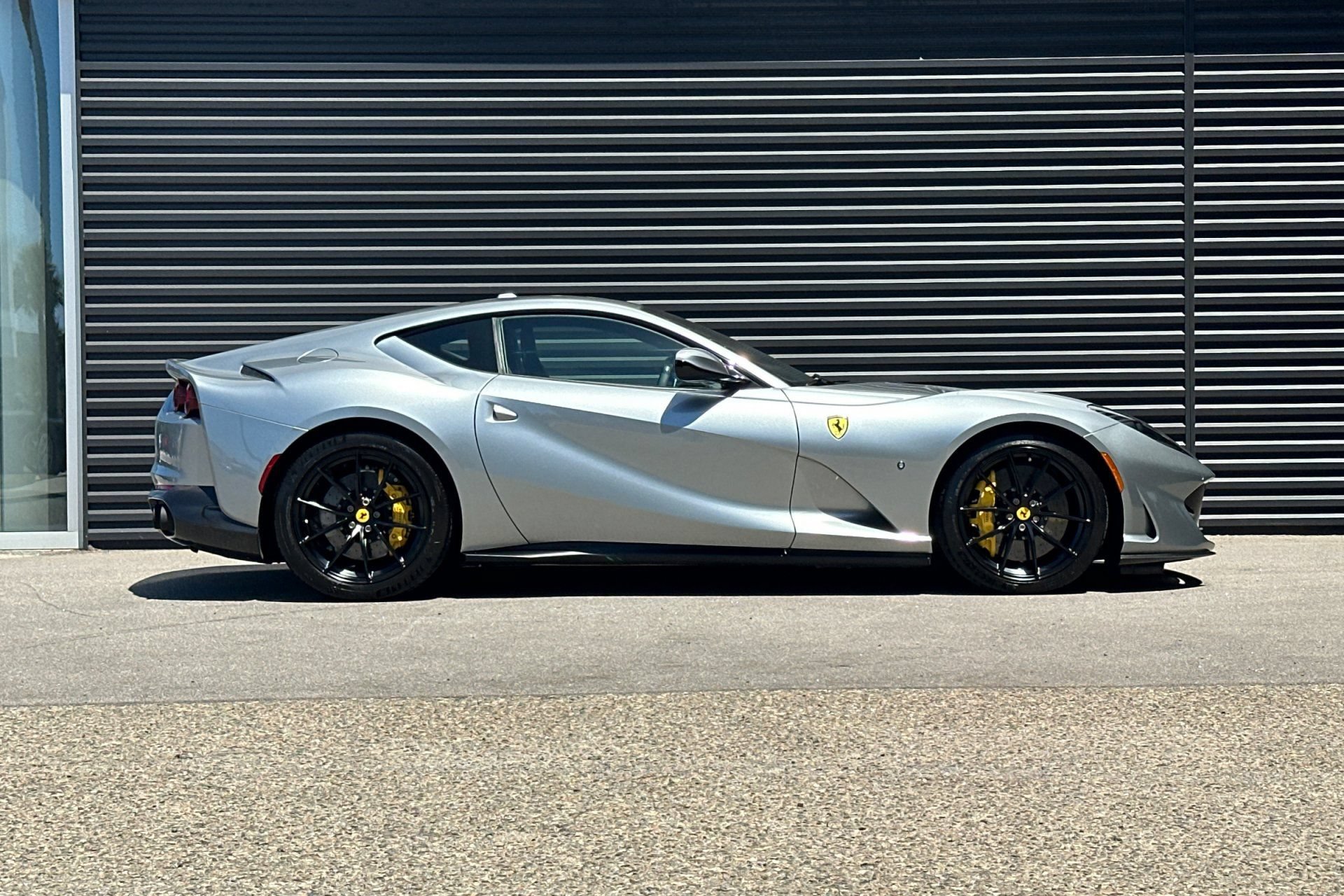 Used 2018 Ferrari 812 Superfast RWD image 9