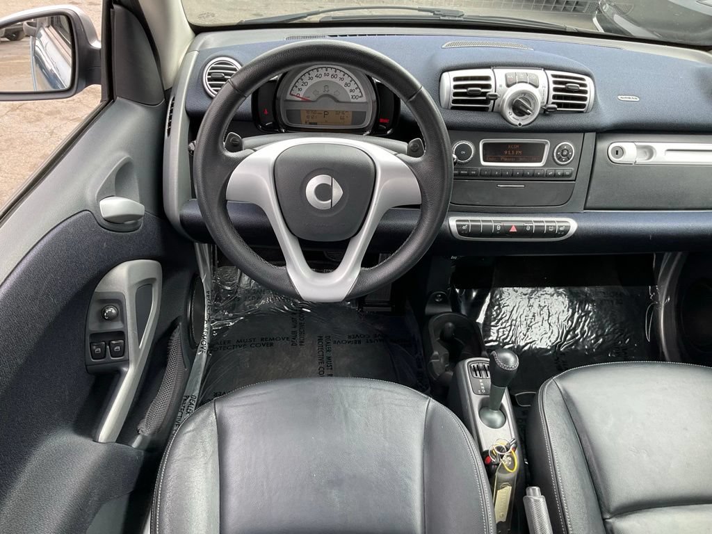 Used 2013 smart fortwo passion RWD image 21