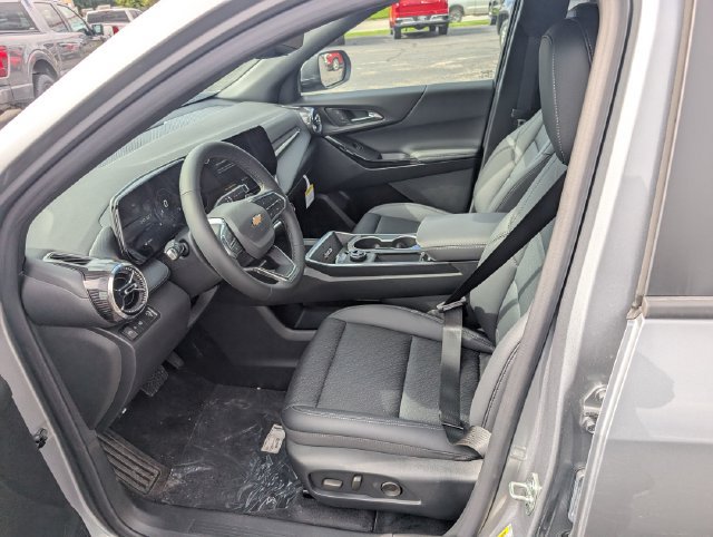 New 2027 Chevrolet Equinox LT w/ Convenience Package II FWD image 12