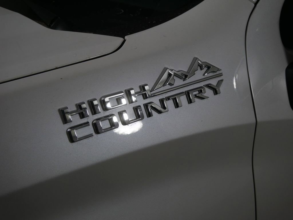 Used 2023 Chevrolet Silverado 1500 High Country w/ Technology Package image 9