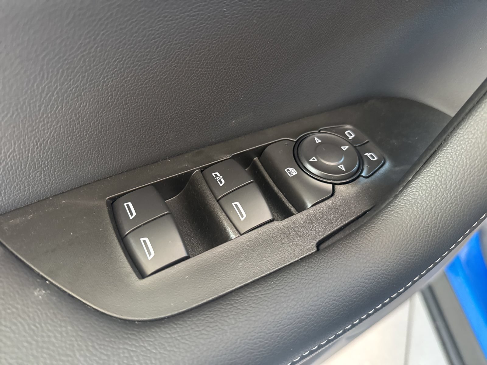 New 2026 Chevrolet Blazer LT w/ Convenience Package FWD image 15