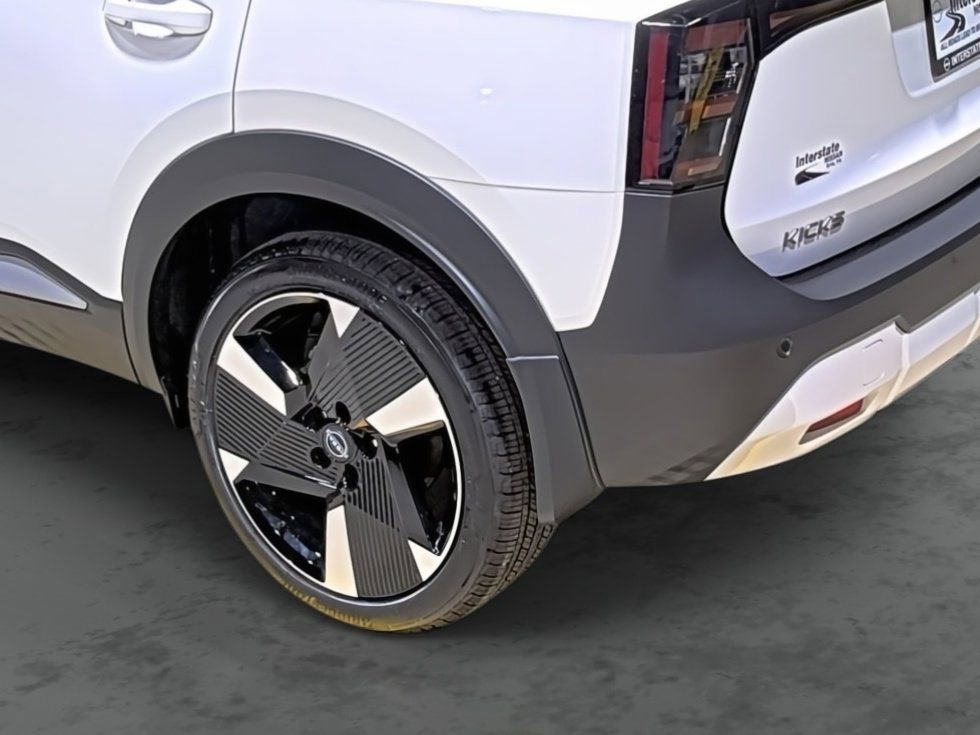 New 2026 Nissan Kicks SR w/ Illumination Package AWD/4WD image 10