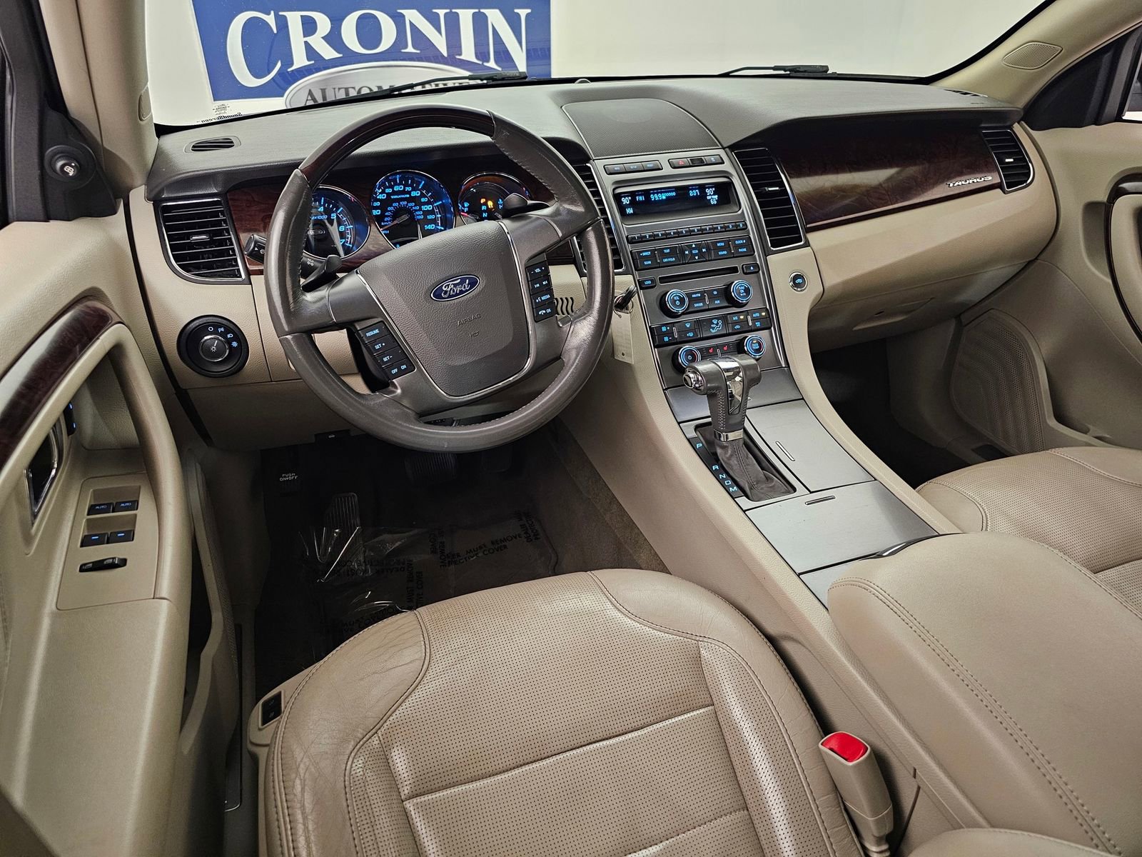 Used 2010 Ford Taurus Limited image 16