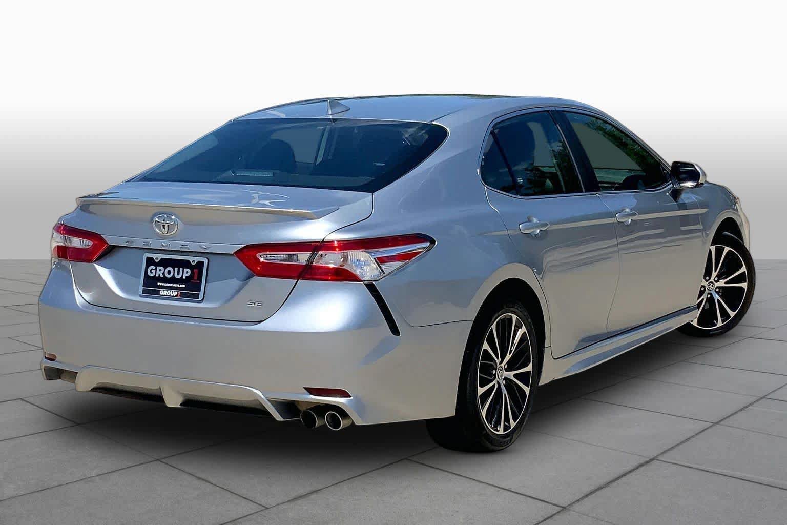 Used 2020 Toyota Camry SE FWD image 12