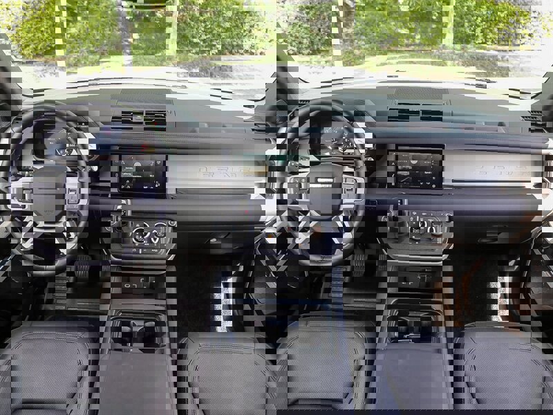 Used 2024 Land Rover Defender 110 S image 17