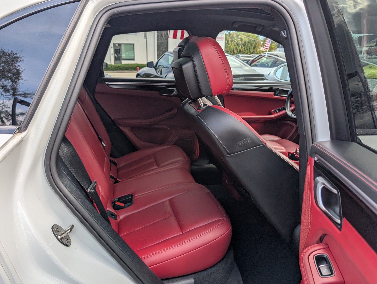 Used 2023 Porsche Macan Turbo image 13