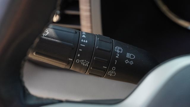 Used 2024 Ford Expedition Limited image 32