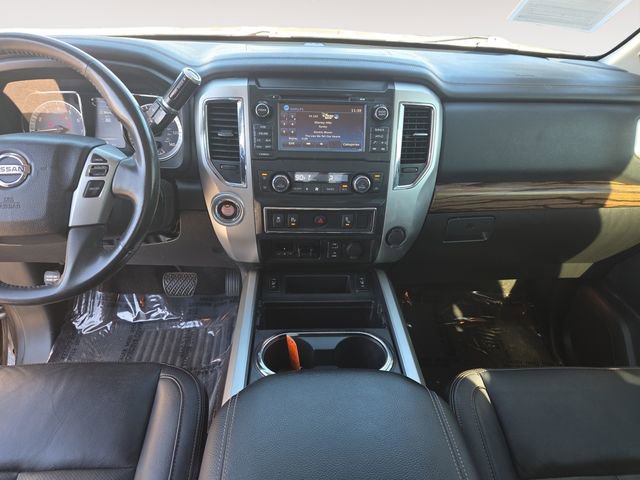 Used 2018 Nissan Titan SL image 10