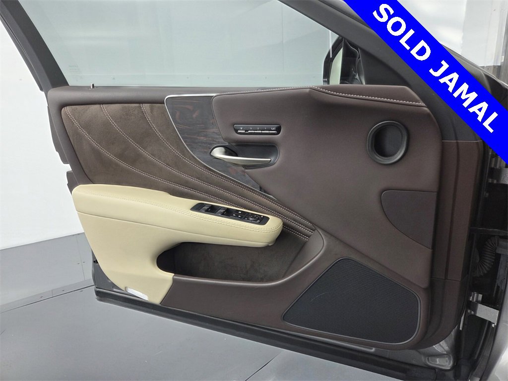 Used 2019 Lexus LS 500 image 32