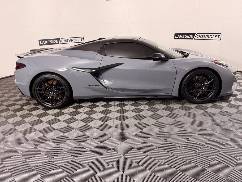 Used 2024 Chevrolet Corvette Z06 RWD image 7