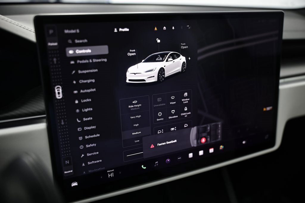 Used 2022 Tesla Model S Plaid image 39