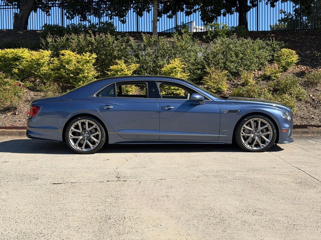 New 2025 Bentley Flying Spur Plug-In Hybrid image 8