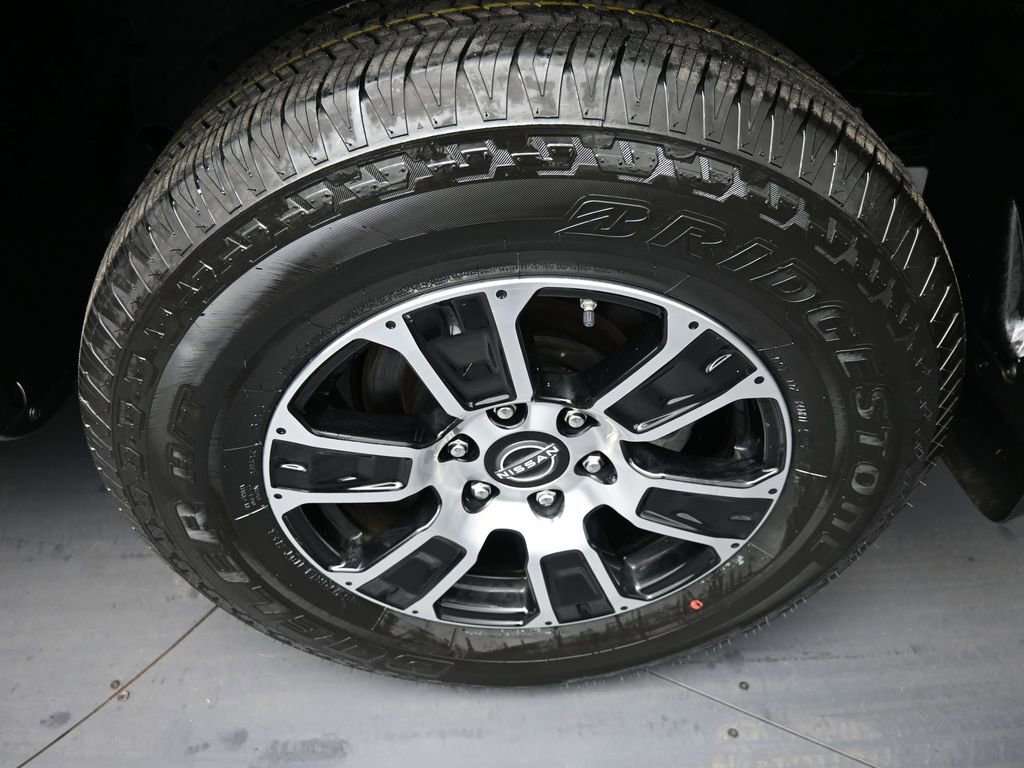 Used 2024 Nissan Titan SV w/ SV Convenience Package image 15