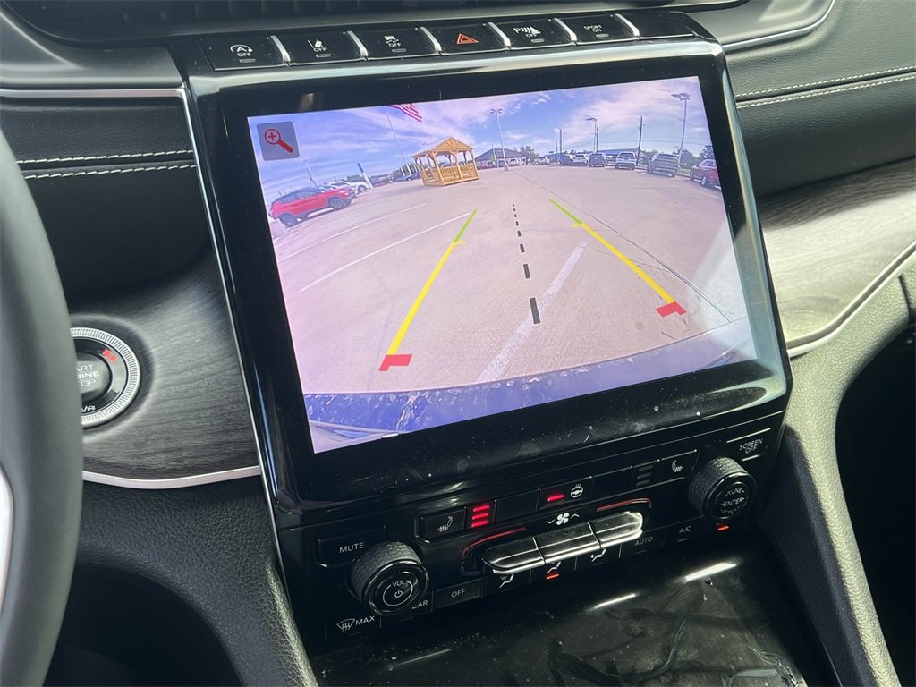 Used 2024 Jeep Grand Cherokee L Limited image 20