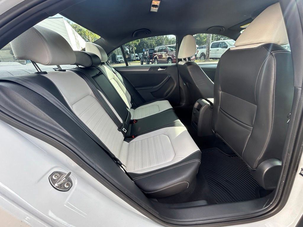 Used 2016 Volkswagen Jetta Sport FWD image 26