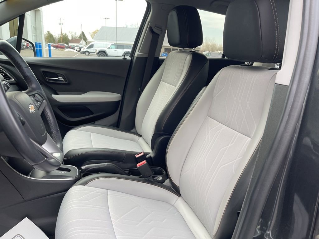 Used 2019 Chevrolet Trax LT w/ Driver Confidence Package image 11