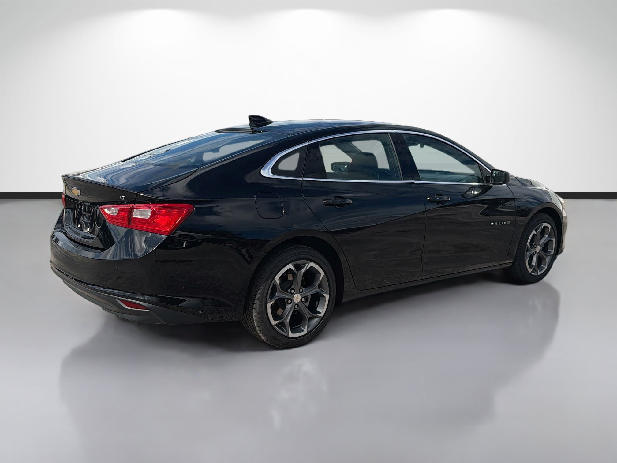Used 2024 Chevrolet Malibu LT FWD image 3