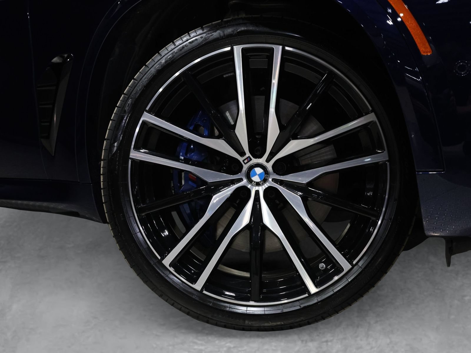 Used 2026 BMW X5 M60i w/ Executive Package AWD/4WD image 7