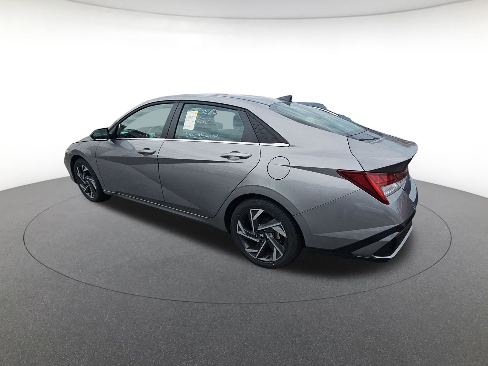 Used 2025 Hyundai Elantra Limited image 6