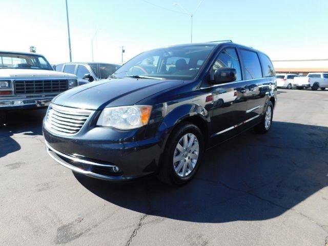 Used 2014 Chrysler Town & Country Touring FWD image 3