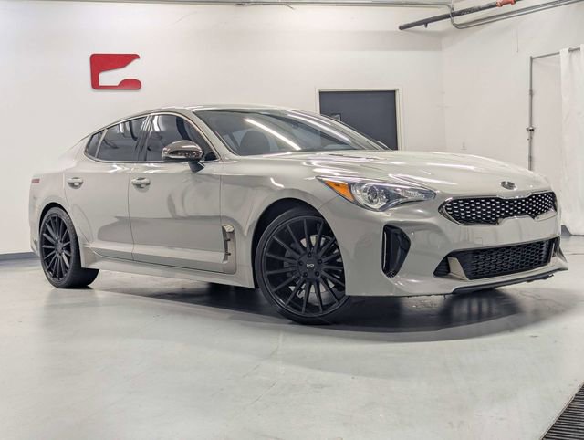 Used 2021 Kia Stinger GT-Line RWD image 2