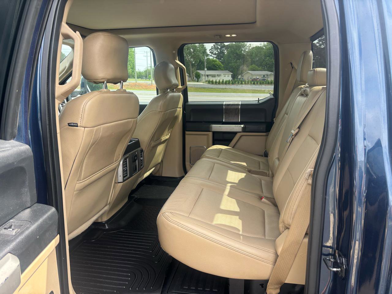 Used 2017 Ford F350 Lariat w/ Lariat Ultimate Package AWD/4WD image 12